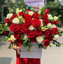Giỏ hoa hồng lá bay – DH324