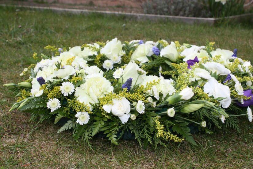funeral flowers 374183 960 720 825x550 2
